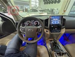 تۆیۆتا لاند کروزەر